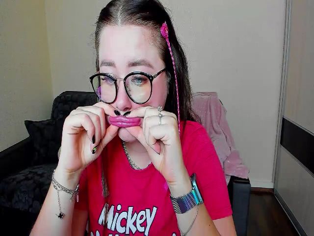 Live sex webcam photo for MissDiaa #269736514