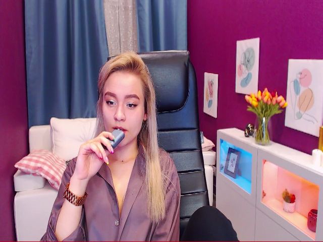 Live sex webcam photo for Kara_Smith #269774649