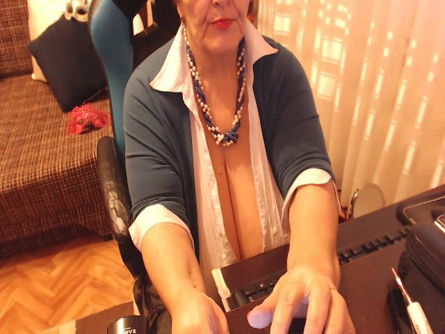 Live sex webcam photo for MatureMaiden #269737216