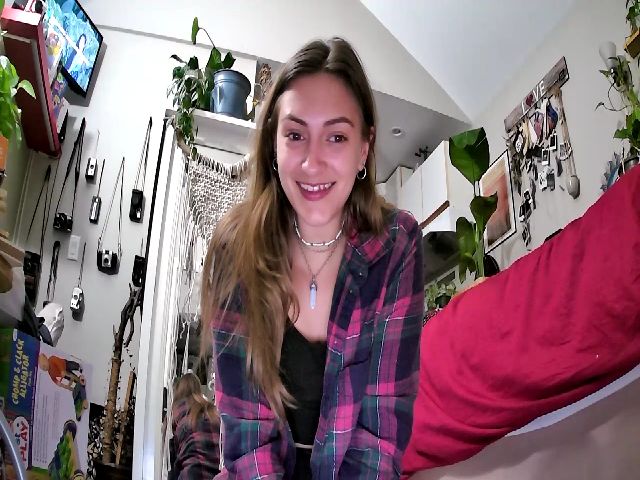 Live sex webcam photo for Sexylexi211 #269804396