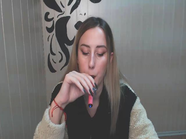 Live sex webcam photo for ModestBlonde #269736337