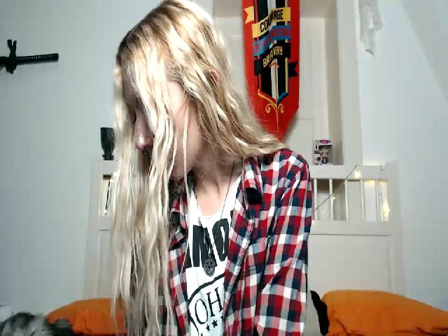 Live sex webcam photo for LanaAngiee #269739542