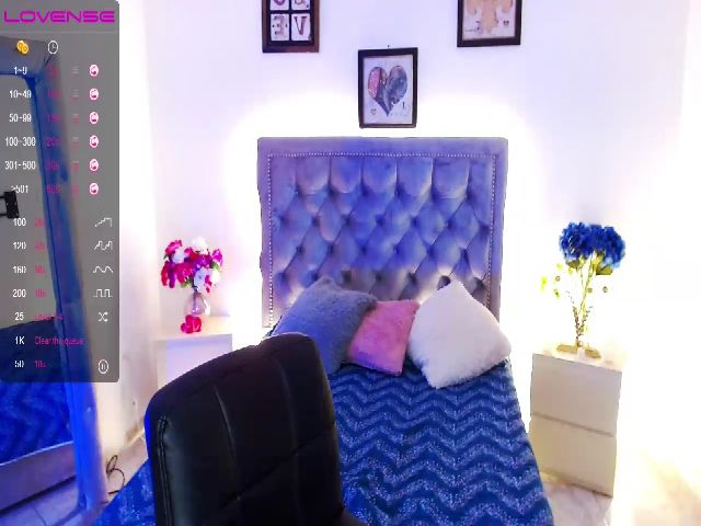 Live sex webcam photo for Saraparker09 #269738170