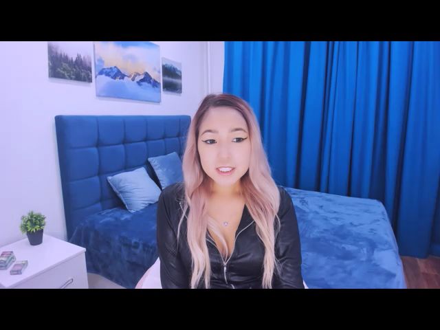 Live sex webcam photo for ArinaTigress #269733820