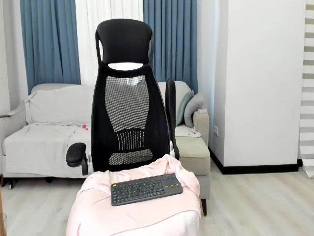 Live sex webcam photo for PureEvill #269733517