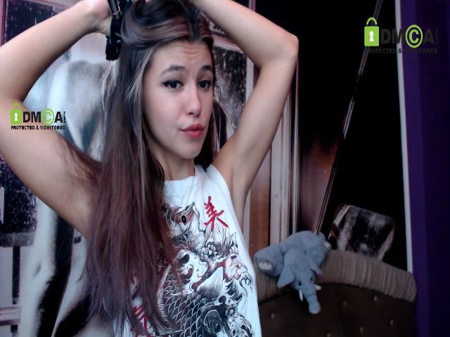 Live sex webcam photo for MisticaMissy #269732062