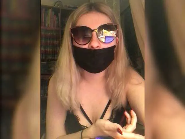 Live sex webcam photo for Irish8m #269725943