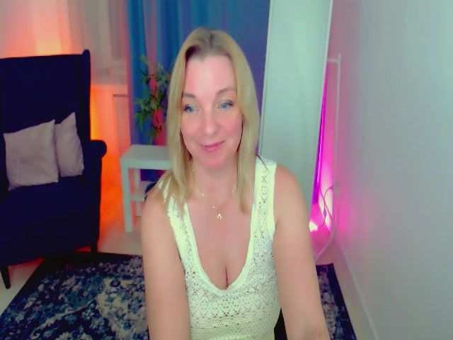 Live sex webcam photo for ReganLovely #269727172