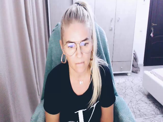 Live sex webcam photo for A_Sweet_Girl_ #269727339