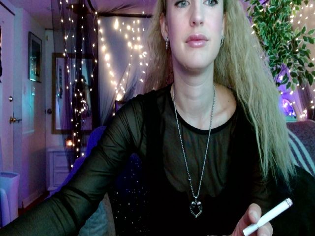 Live sex webcam photo for LilSadie #269729951