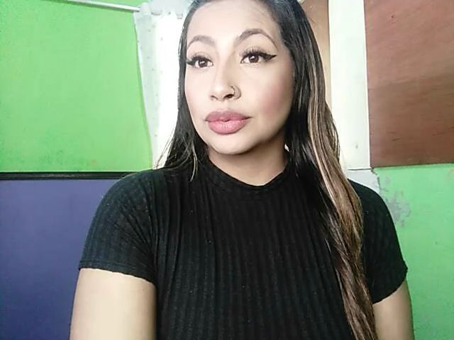 Live sex webcam photo for Cinamongirl21 #269769055