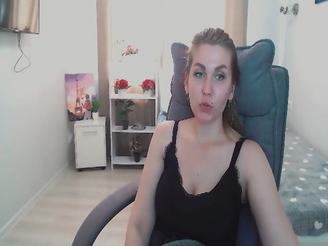 Live sex webcam photo for BabyL0ve #269733756