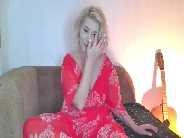 Live sex webcam photo for AliceMood #269741771