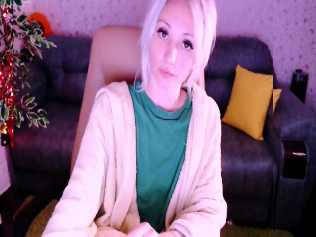 Live sex webcam photo for Blondedirty94 #269732032