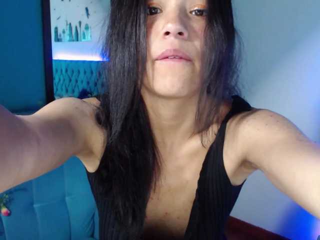 Live sex webcam photo for Helen-Klaus #269740731