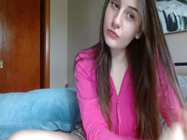 Live sex webcam photo for MikkiMouseXO #269739692