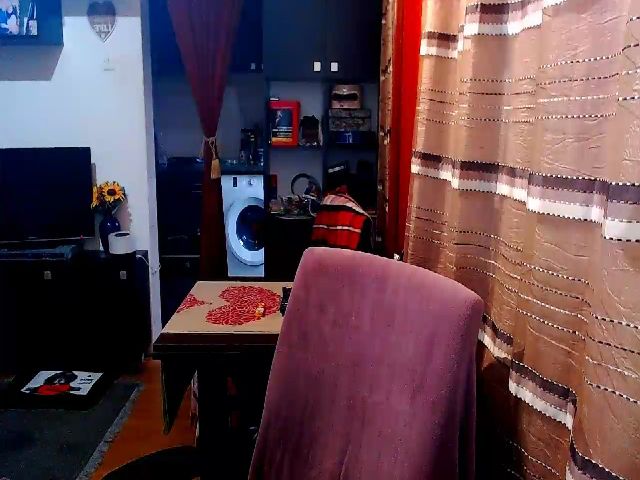 Live sex webcam photo for Ella_Sunshine #287890742