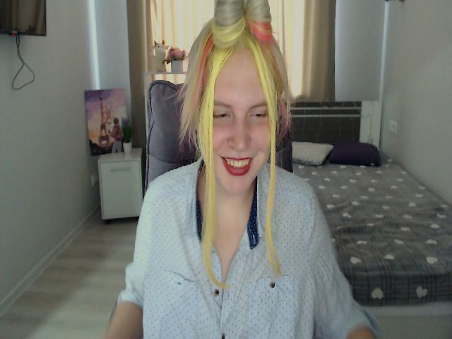 Live sex webcam photo for SweetnessLucy #269736501