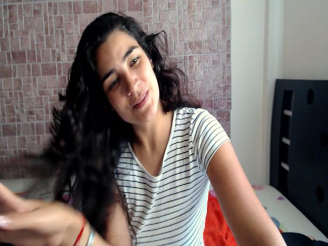 Live sex webcam photo for Sweetsmile28 #269737698