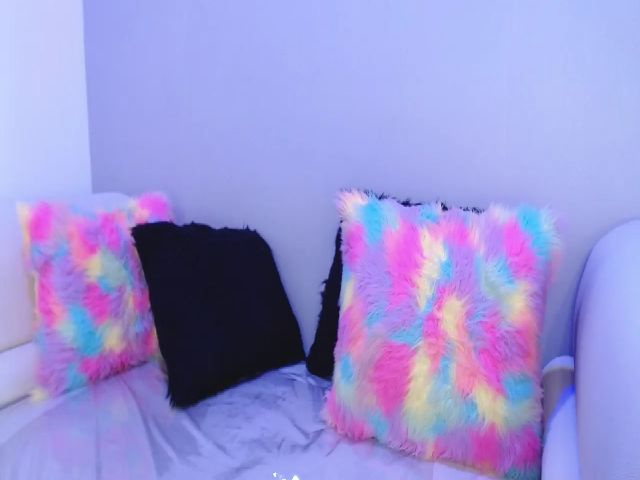 Live sex webcam photo for LITTLE_LOVE98 #269737150