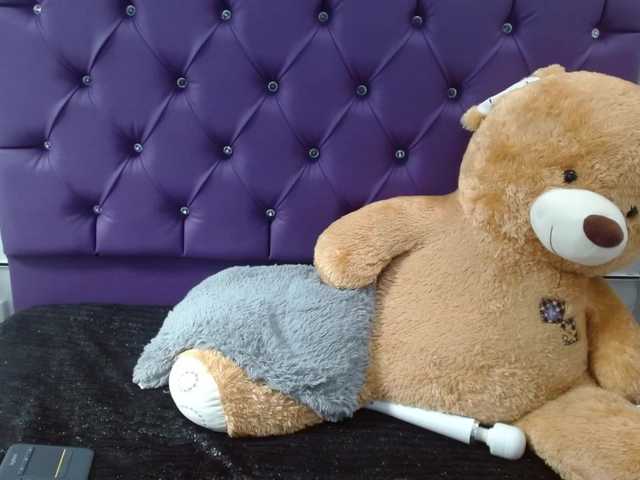 Live sex webcam photo for RoughDiamond8 #269741059