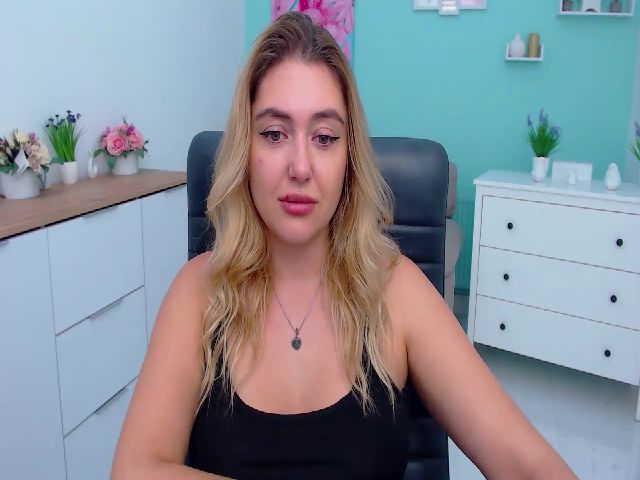 Live sex webcam photo for NicoleConnor #269739474