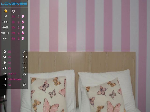 Live sex webcam photo for Zoe69__xx #269798548