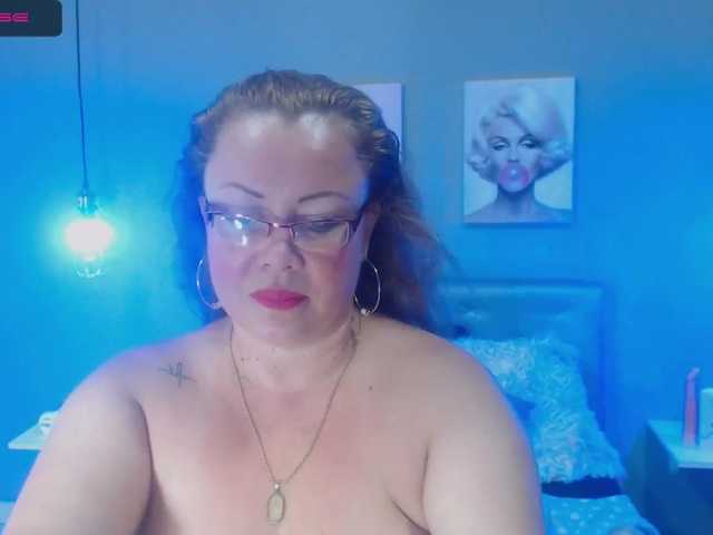 Live sex webcam photo for MiaPerl #269740282