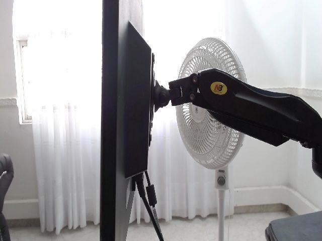 Live sex webcam photo for LEYAA_MATTURE #269763130