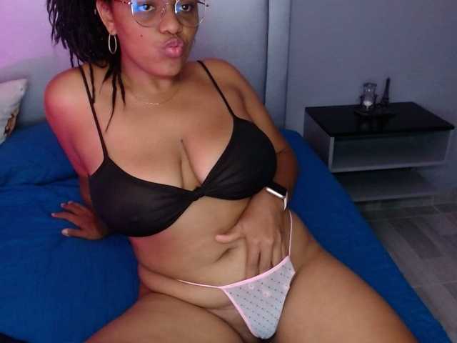 Live sex webcam photo for CorinaStone #269725734