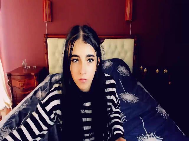 Live sex webcam photo for Taya_Roxxy #269736342