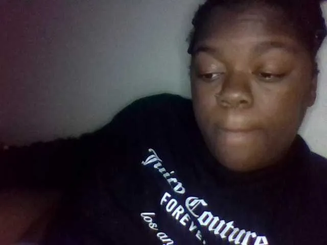 Live sex webcam photo for BigBootiBambi #269735045