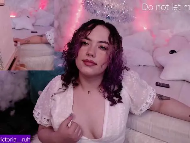 Live sex webcam photo for Vitoriaruh #269740546