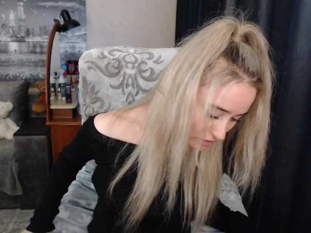 Live sex webcam photo for xyliganka777 #269903953