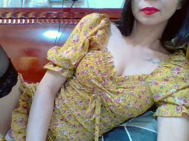 Live sex webcam photo for pornadrianna #269904668