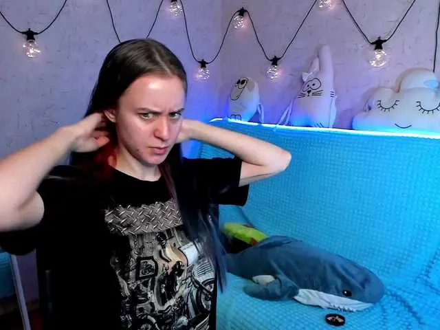 Live sex webcam photo for KiraLiLime #287990155