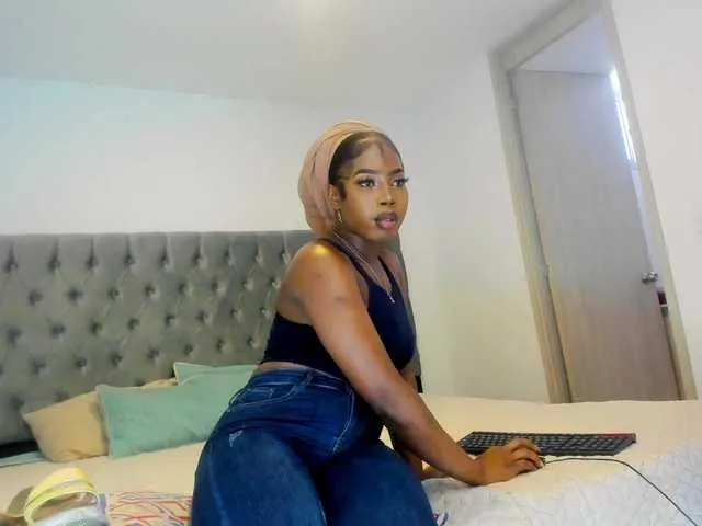 Live sex webcam photo for Afro-goddess #270034936