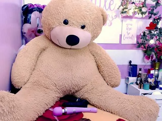 Live sex webcam photo for GlendaHolt #269905695