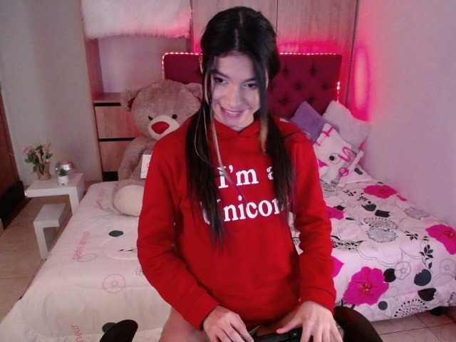 Live sex webcam photo for littlevonne17 #270035639