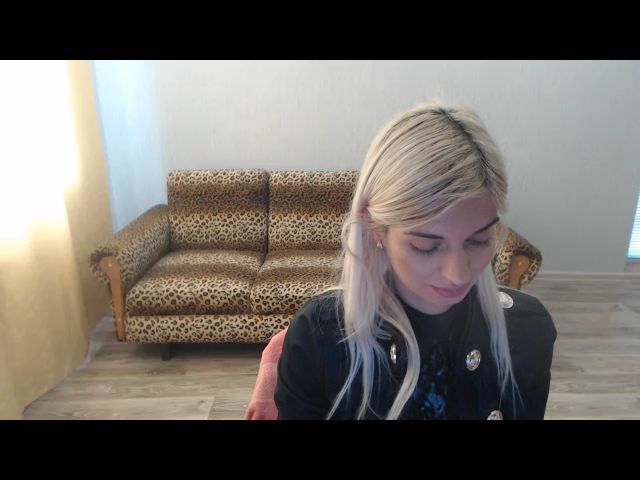 Live sex webcam photo for SexyBeatriice #269936733