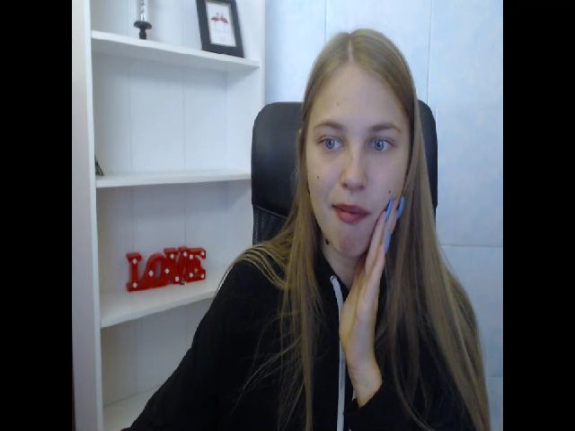 Live sex webcam photo for SshyTeen #269895803