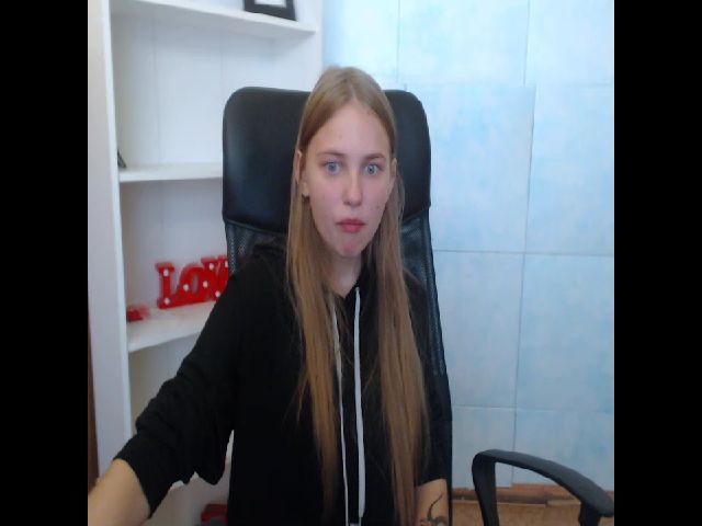 Live sex webcam photo for SshyTeen #269925302