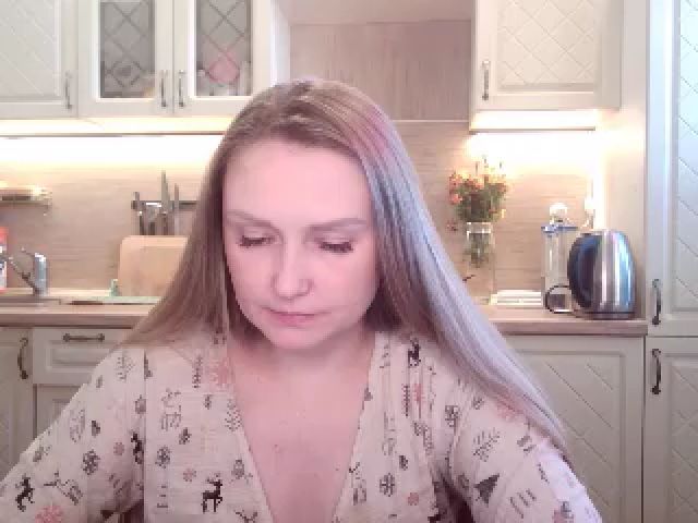 Live sex webcam photo for JaneGrey111 #269972561