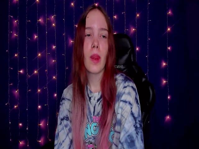 Live sex webcam photo for JaneNichols #269843661