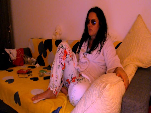 Live sex webcam photo for Isabeladoll #269838967