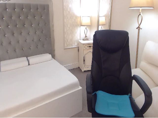 Live sex webcam photo for SexyFantasyBB #269917555