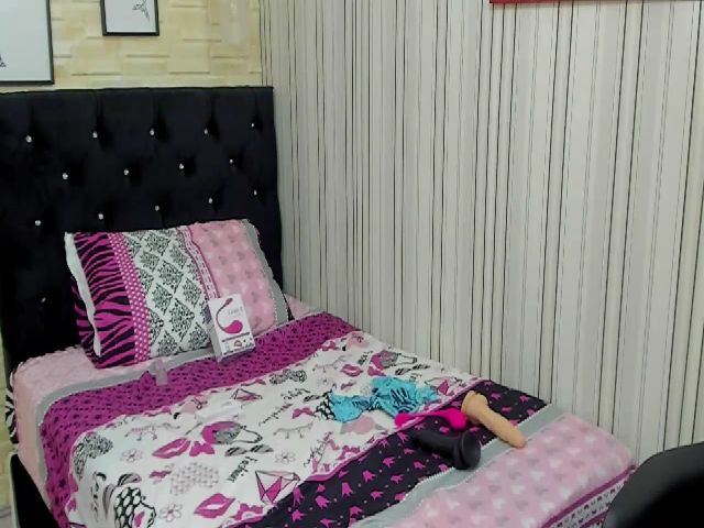 Live sex webcam photo for Darky_up #269983748