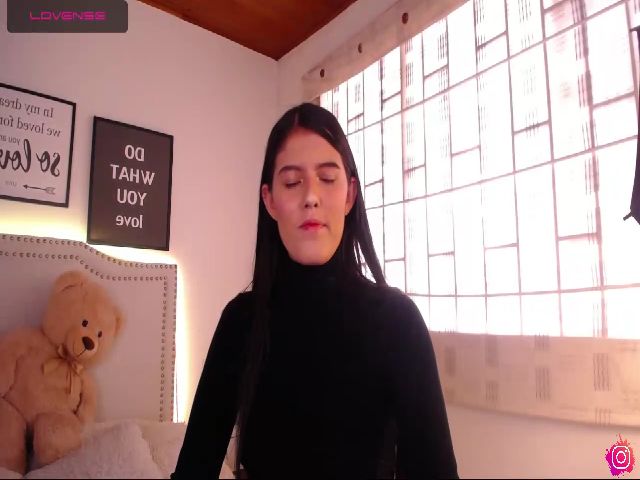 Live sex webcam photo for Rose_se #270056361