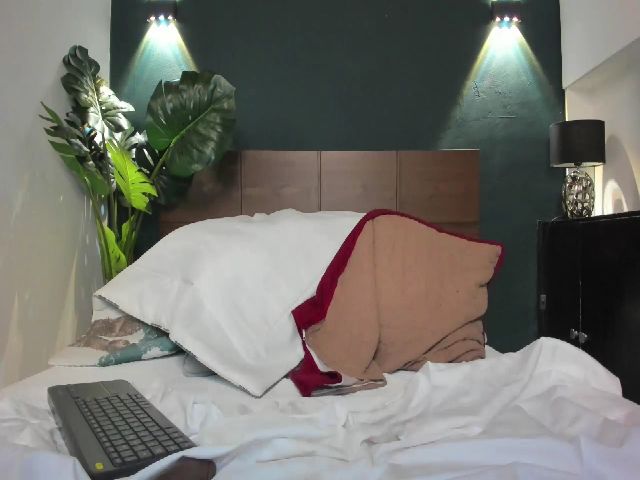 Live sex webcam photo for Manelik_benz #269863191