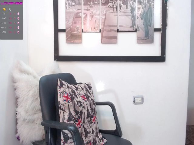 Live sex webcam photo for Arabelajoys #269950306